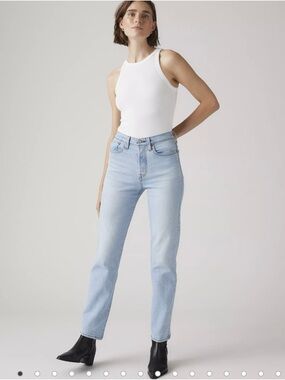 Levis wedgie straight Light Wash Women’s Jeans